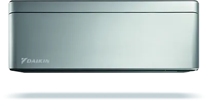 Montage neige forêt de sapin ciel bleu fraîcheur froid